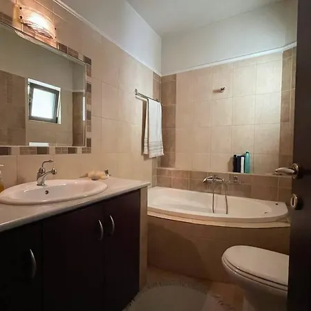 Βίλα Full House Escape *