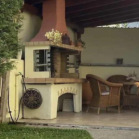 Full House Escape Villa